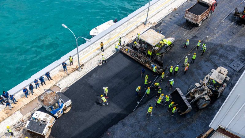 Asphalting work begins on Segment 1 of Boduthakurufaanu Magu