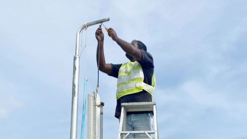 Work began to convert street lights to LED lights in Ha. Dhidhdhoo