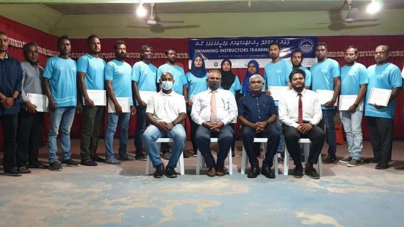 Swimming Instructor training course held in Kelaa concluded