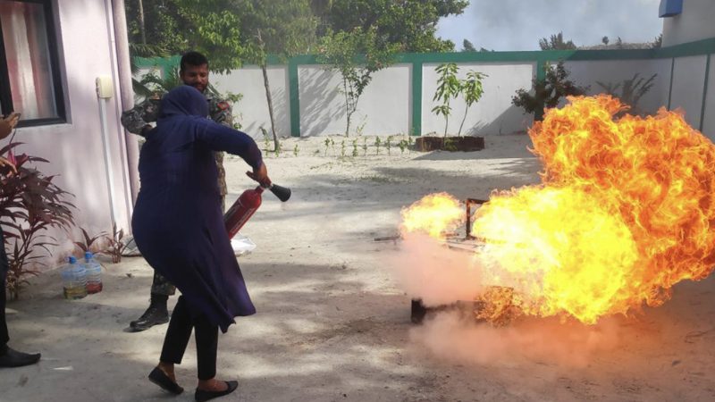 MNDF conducted a basic fire awareness programme for Haa Dhaalu FCSC