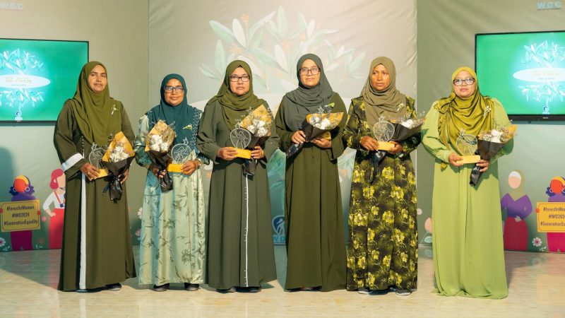 6 recipients from HDh. Nolhivaranfaru received ‘Bileh Kamana Award’ (1)