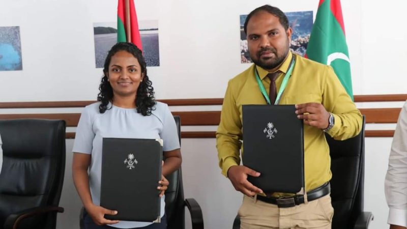 MOU signed between Ihavandhoo Council and Ministry of Environment