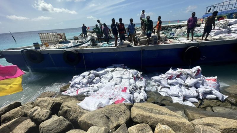 A cargo vessel ran aground HDh. Hirimaradhoo Harbour Channel