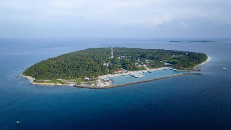 Elderly Man Rescued After Boat Sinks While Traveling from Funadhoo to Feevah