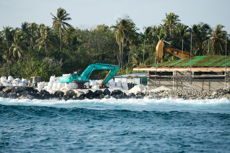 Petition to protect Maldives surf breaks from rampant coastal development!
