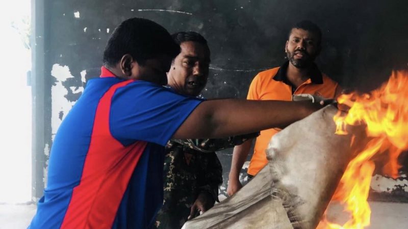 MNDF conducted a fire awareness programme in HDh. Nolhivaranfaru