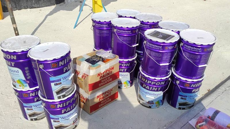 STO donates paint to Komandoo Health Center