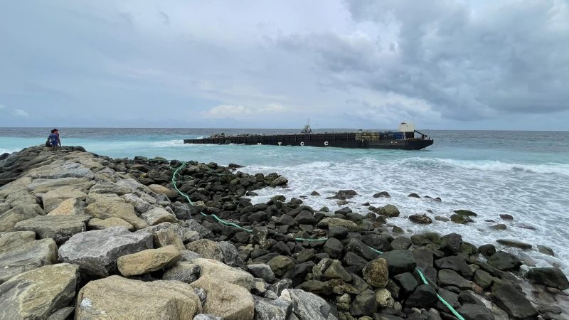 A Barge ran aground Kumundhoo Harbour Channel