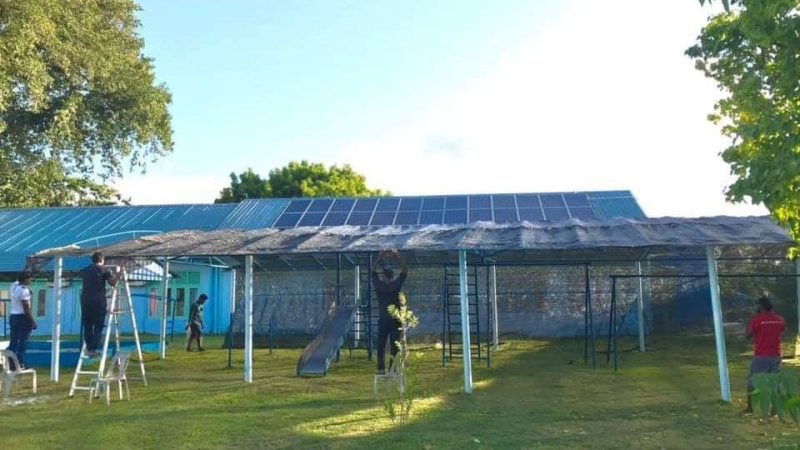 Baarah Police Station staffs completed the installation of a Sun Shade Net in Baarah School Play Area