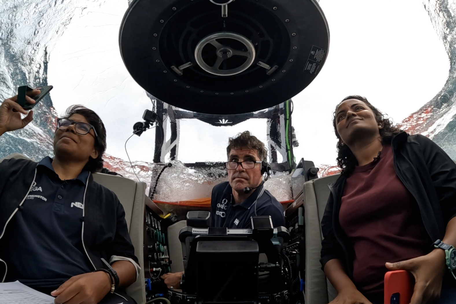 Minister Shauna went on to a depth of 270 meter on Omega Seamaster II submersible