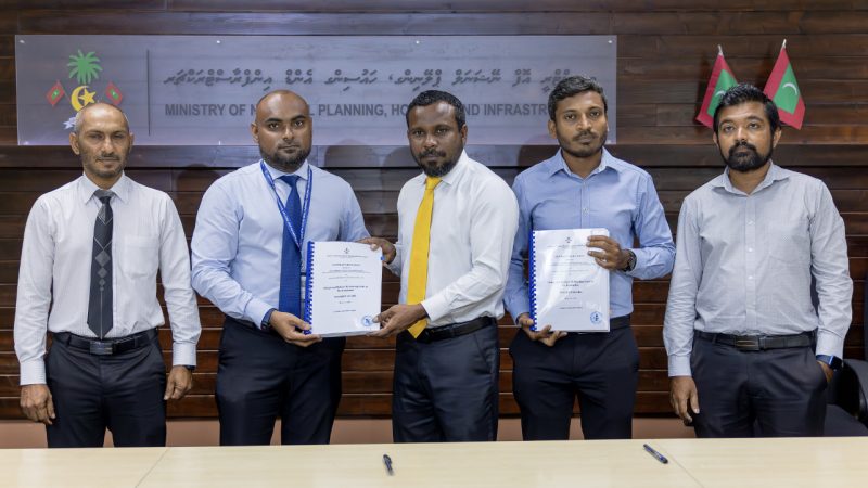 Construction of 30 Housing Units in Sh. Komandoo awarded to contractor