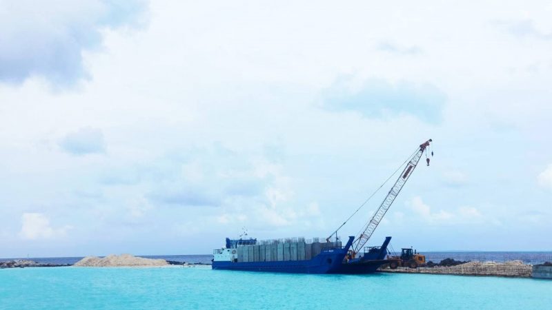 Third shipment of concrete blocks for Ihavandhoo Harbor development project delivered: MTCC