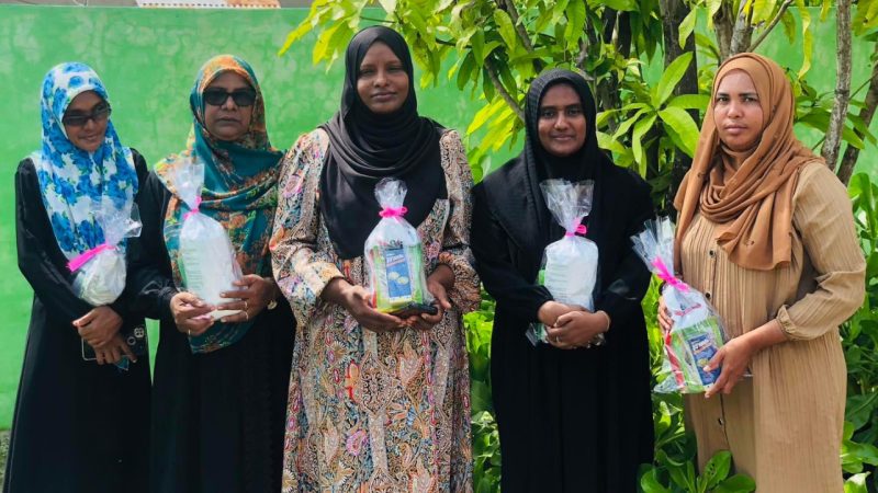 Fertilizers donated to some female farmers of Ha. Muraidhoo by Council