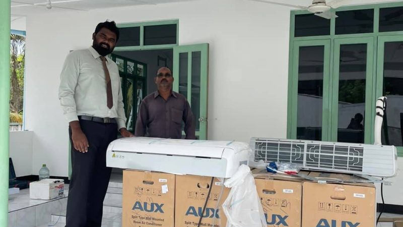 A Well-wisher donates 4 AC's to Kumundhoo Anwar Mosque