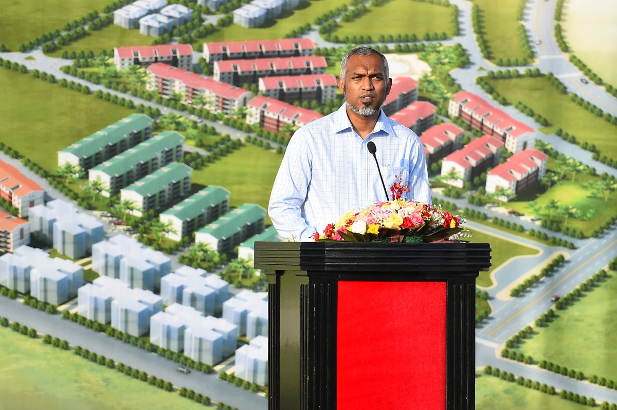 Male' city mayor requests to make electricity and water bills feasible