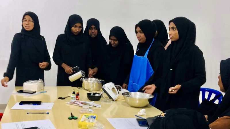 Advanced Level Cake Decoration course ongoing at HDh. Nolhivaranfaru