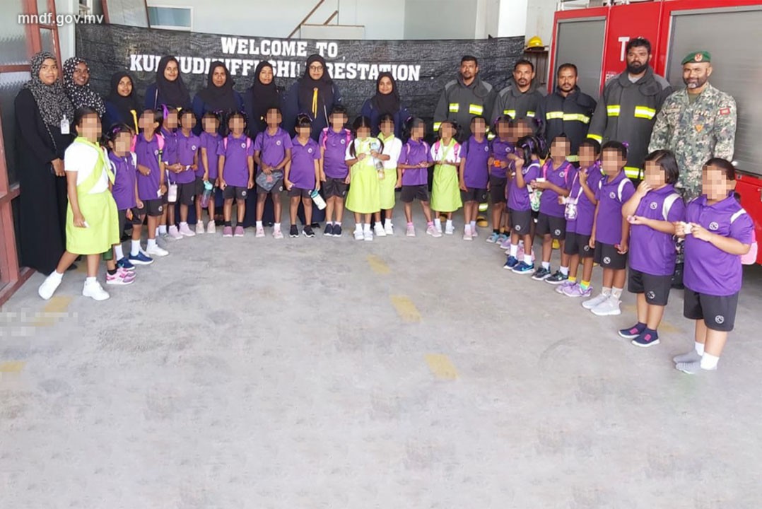 Students from Kulhudhuffushi Afeefuddin School visited Kulhudhuffushi Fire Station