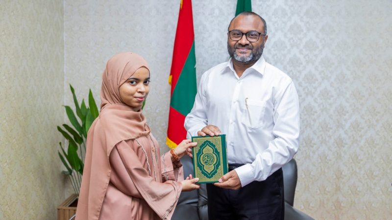 Ihavandhoo Council Awards MVR 50,000 Encouragement Prize to Rayya, the Island's First Hafiza