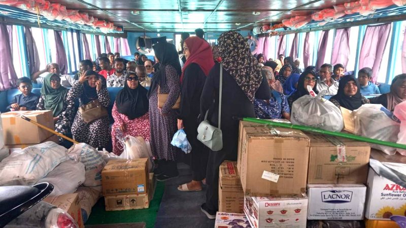 Large number of people from Ha. Utheemu travelled to Ha. Dhidhdhoo to buy supplies for  Ramadan