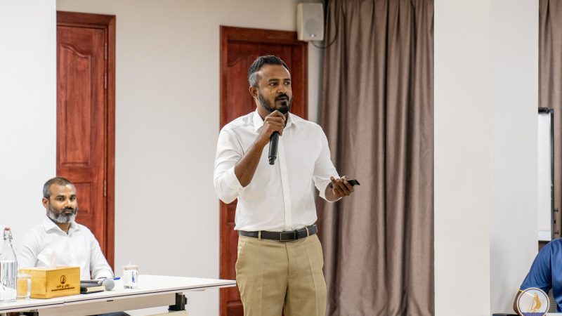 Mayor of Kulhudhuffushi City urged to complete housing projects in the city as earliest