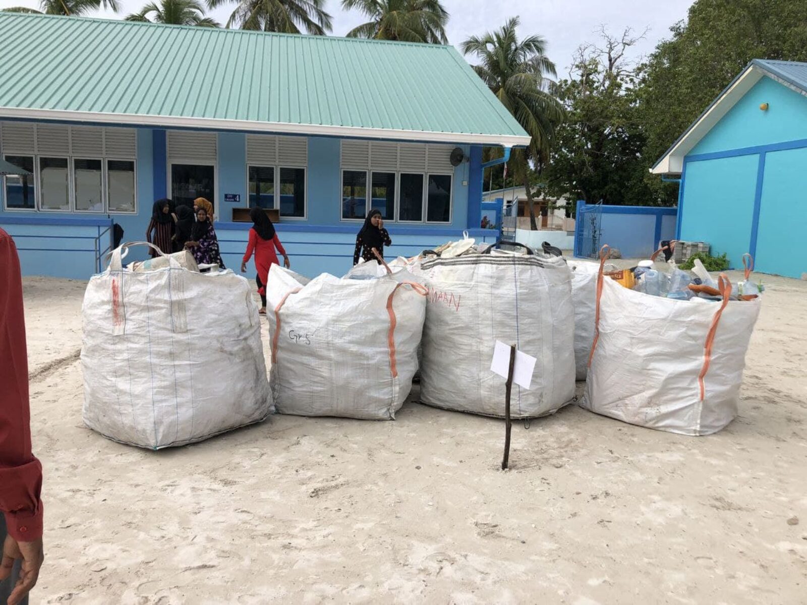 Nolhivaranfaru School collected 1.26 tons of plastic waste and handover to “Parley” for recycling.