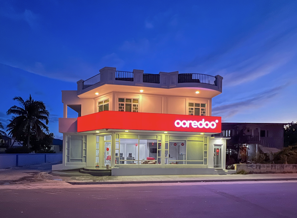 Ooredoo Maldives officially opened its upgraded OEC and an all-new Club Premier Lounge in S. Hithadhoo