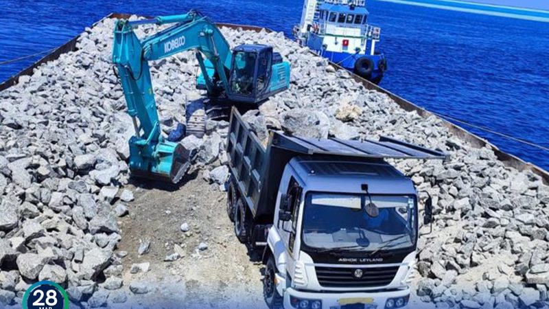First shipment of Rock Boulders delivered to V. Rakeedhoo: MTCC