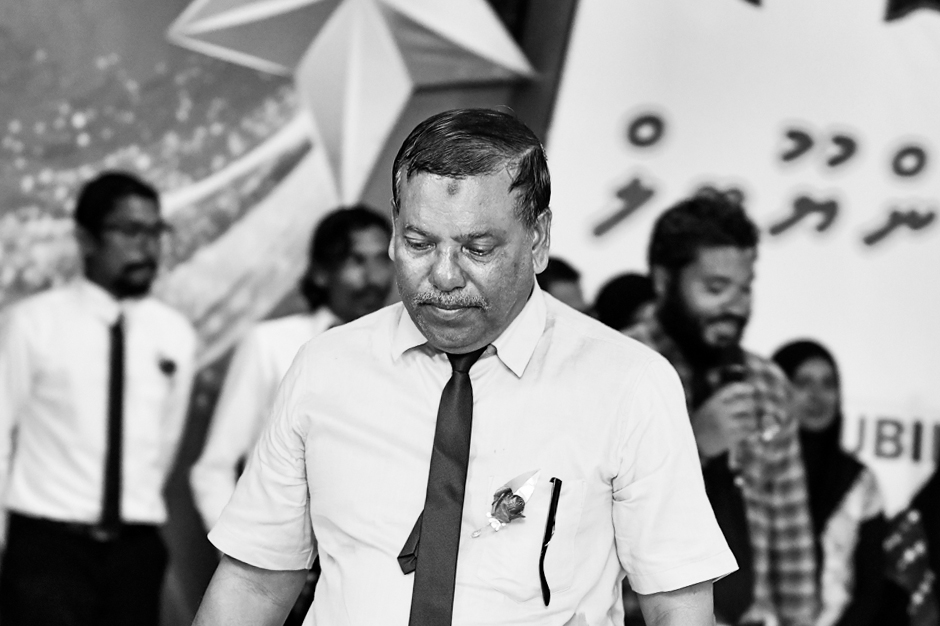 ޓީޗަރު ހުސެއިން: ގެއްލިގެން ދިޔައީ ނަމޫނާ ހިދުމަތްތެރިއެއް