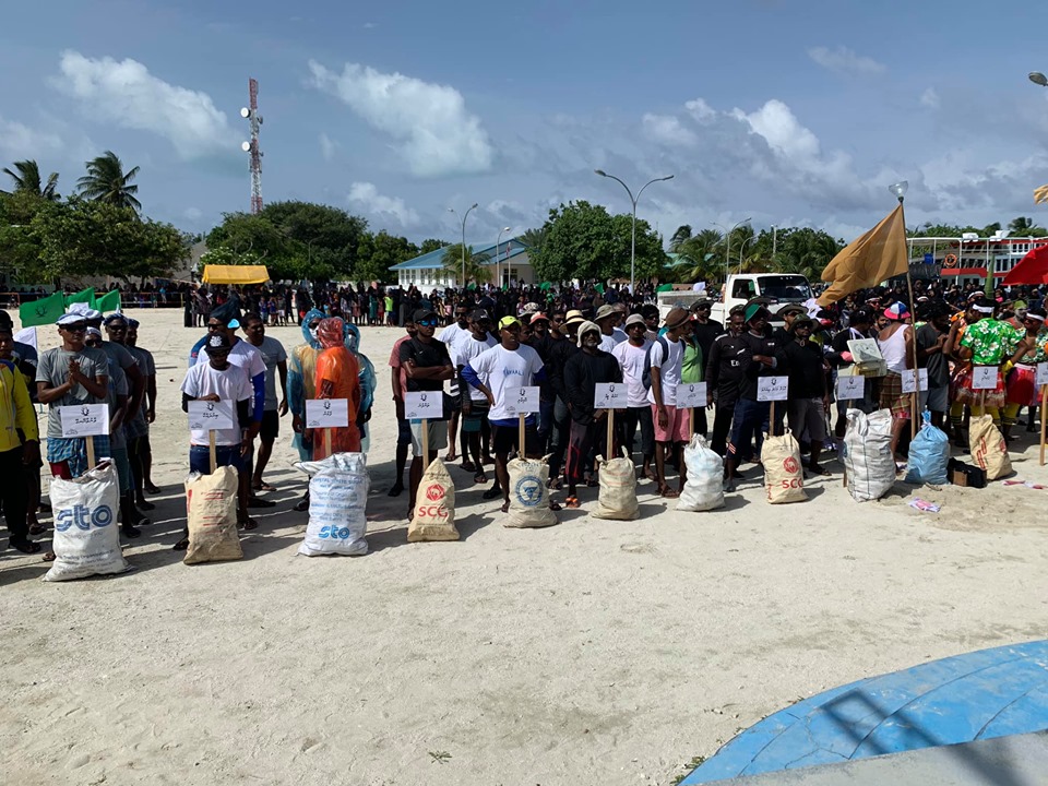 ކުދި ބޮޑު އެންމެންގެ ބައިވެރިވުމާއިއެކު, ކަނޑިތީމުގައި މަސްރޭހަކާއި ބާބަކިއުއެއް