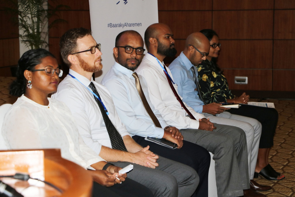 އަސާސީ ޙިދުމަތްތަކާއި ސިޔާސީ ބާރުތައް މާލޭގައި އެކަނި އޮންނަ އޮތުމަށް ނިމުމެއް ގެންނަން ޖެހޭ – ޓްރާންސްޕޭރެންސީ