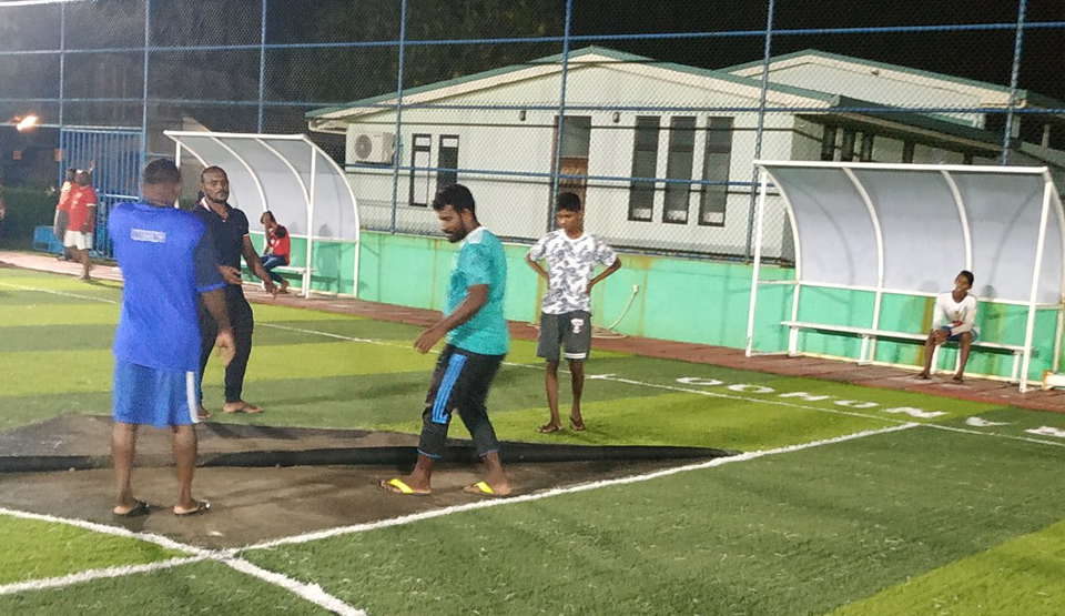 މާރަންދޫ ފުޓްސަލް ދަނޑު މަރާމާތު ކުރުމުގެ މަސައްކަތް ފަށައިފި