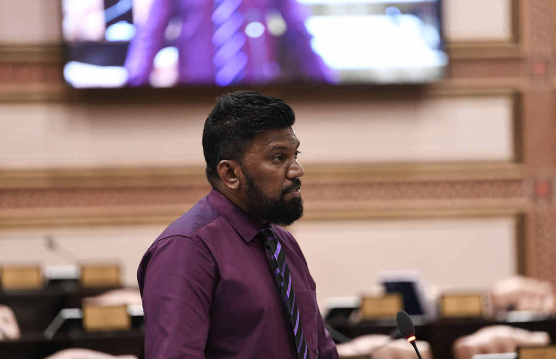 އަންހެން ފަނޑިޔާރުންގެ ދިފާޢުގައި ރާޢީގެ ހަމަލާތަށް ޢިލްމުވެރިންނަށް!
