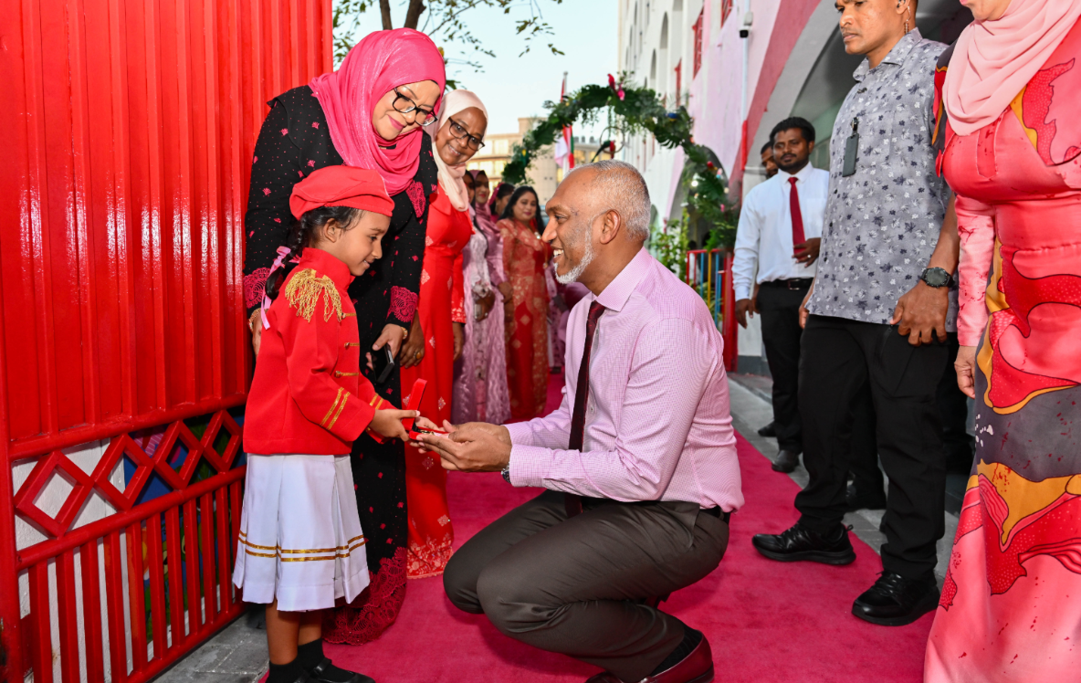 އަންހެން ކުދިން މުސްތަގުބަލުގެ ލީޑަރުންނަށް ހެދުމަށް ފުރުސަތު ފަހިކޮށްދޭނަން: ރައީސް