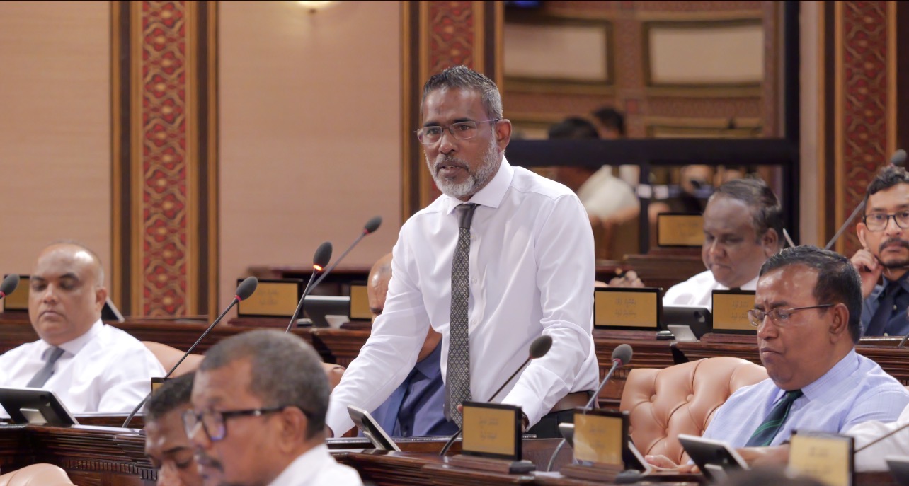 ''ދައުލަތުން ފައިސާ ނަގައިގެން އިގްތިސޯދު ފުނޑާލަން އުޅޭ ޕާޓީތަކަށް'' އީސީން ފިޔަވަޅު އަޅަން ޖެހޭ: ޝަރީފް