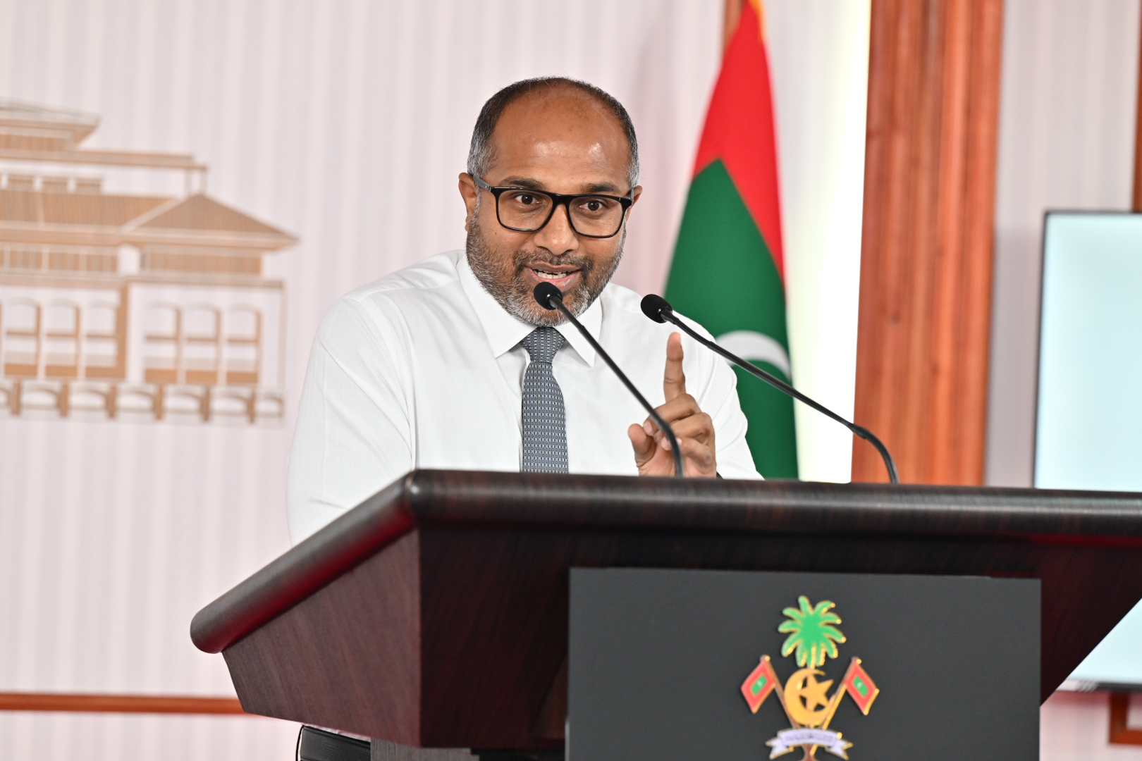 ރާއްޖޭގެ ކޮންމެ އިންޗިއަކަށް ވެސް ދައުލަތުގެ ބާރު ހިނގާނެ، ރަސްމާލެވެސް ތަފާތެއް ނޫން: އިހުސާން