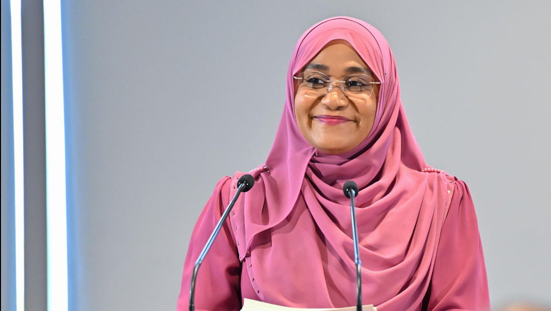 ޓެކްނޮލޮޖީއާއި އޭއައިގެ ބަދަލުތަކަށް ޓީޗަރުން ބާރުވެރިކުރުވަންޖެހޭ: މެޑަމް ސާޖިދާ