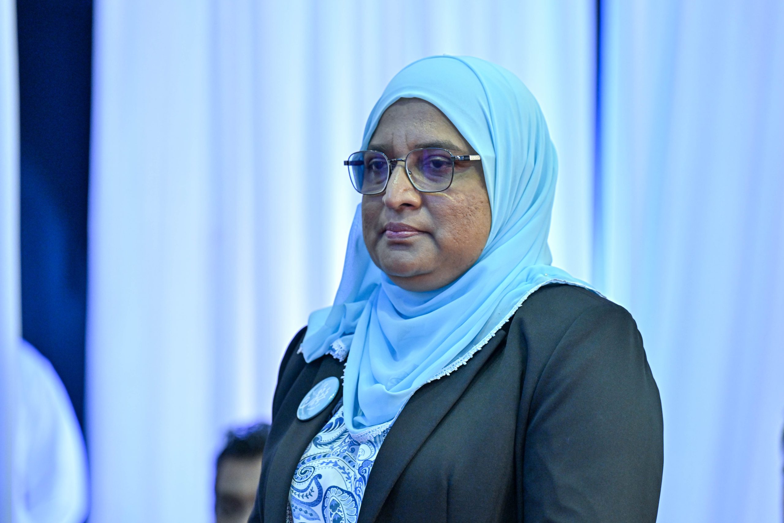 ސިޔާސީ ވިސްނުމުގައި އިންވެސްޓްމަންޓްތައް ބޭރުކުރުމުން ގެއްލުންވަނީ ހުރިހާ ދިވެހިންނަށް: އާޒިމާ