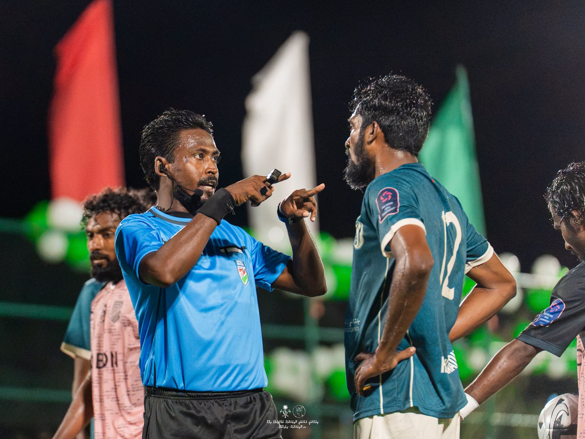 ފުޓްބޯޅަ އަދި ފުޓްސަލް ބޭސިކް ރެފްރީ ކޯހަށް ކުރިމަތިލުމުގެ ފުރުސަތު ހުޅުވާލައިފި