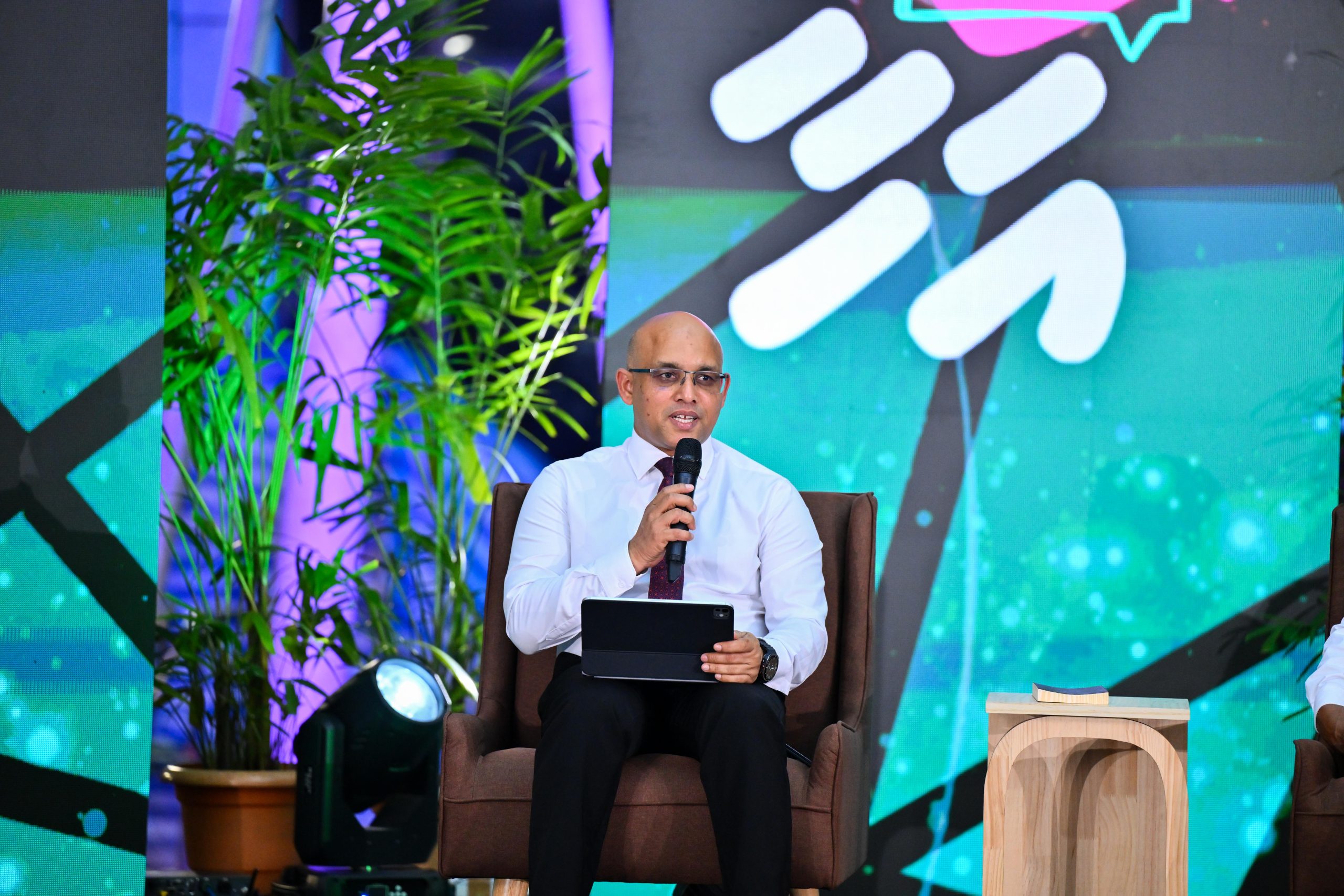 ސަބްސިޑީގެ ހޭދަ 4.3 ބިލިއަން ރުފިޔާއަށް: އިތުރުވި ބޮޑު ބައި ހޭދަވީ ތެލަށް، އެ މާލީ ބުރަ ސަރުކާރުން ދަނީ އުފުލަމުން: ޒަރީރު