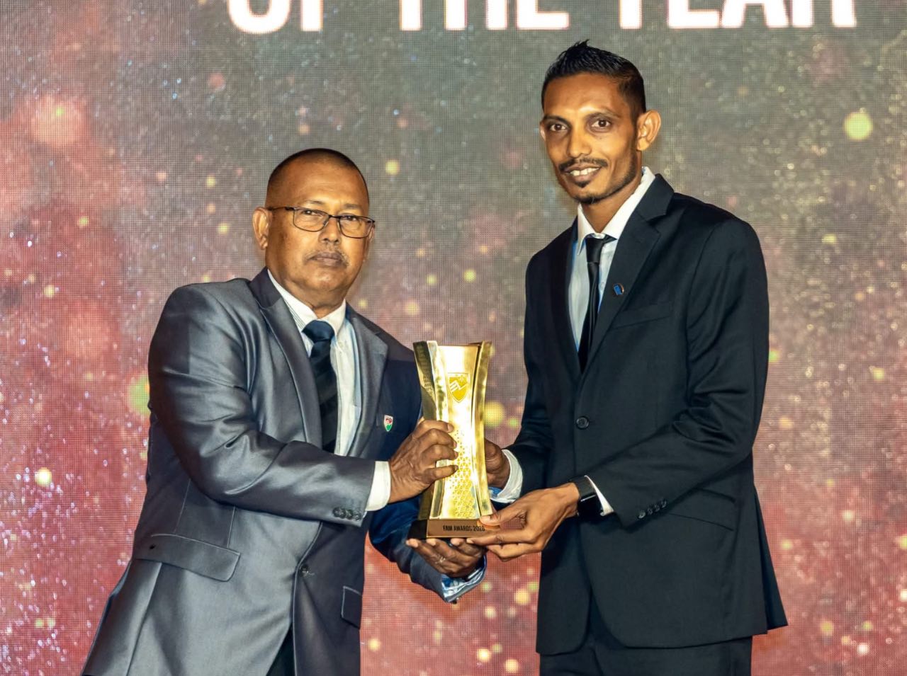 އެންމެ މޮޅު ރެފްރީއަކަށް ސިނާން