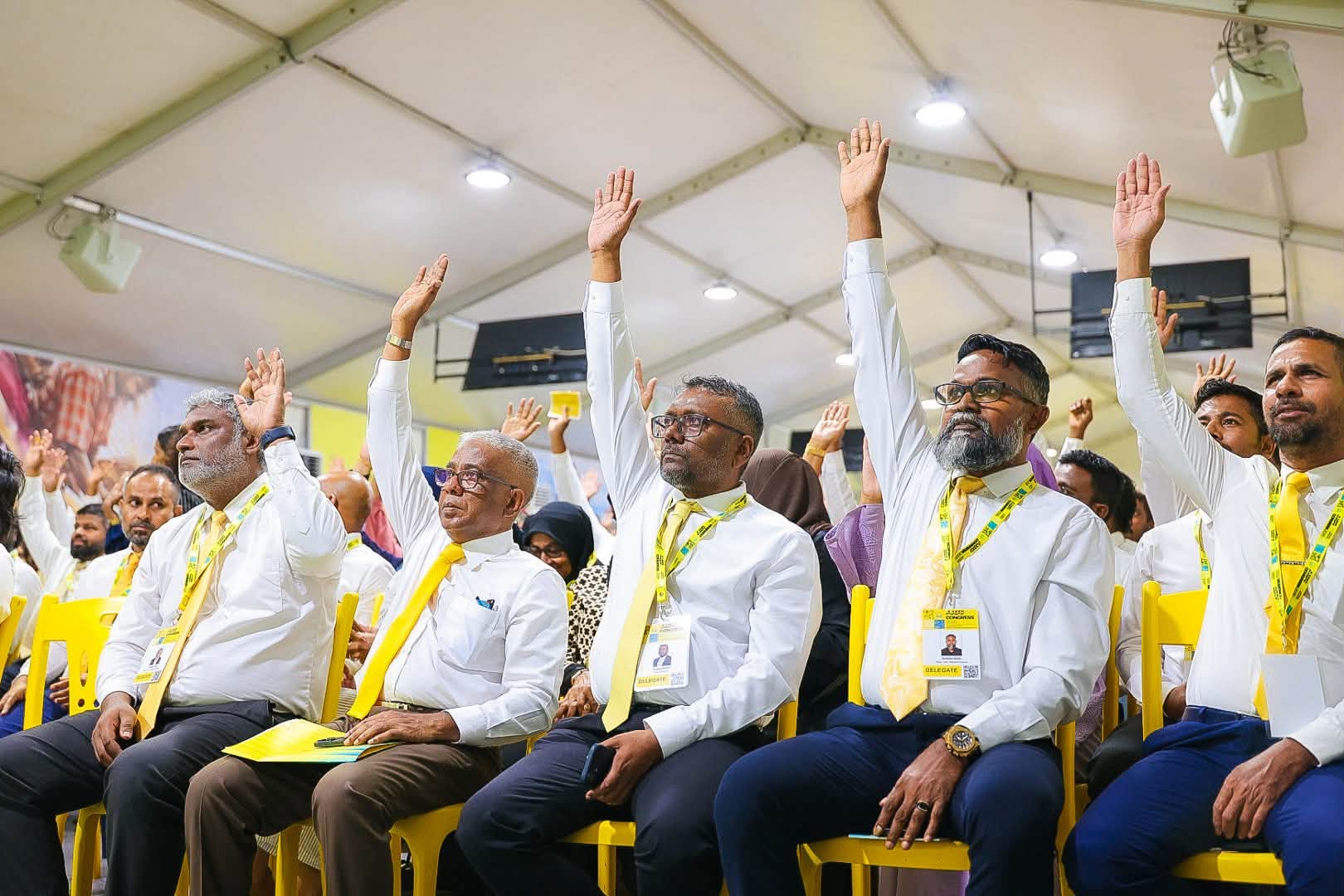 ފައްޔާޟުގެ ހުށަހެޅުން ފާސްކޮށްފި؛ އެމްޑީޕީގެ އެންމެ ބާރުގަދަ މަގާމަކަށް ދެން ޗެއާޕާސަން