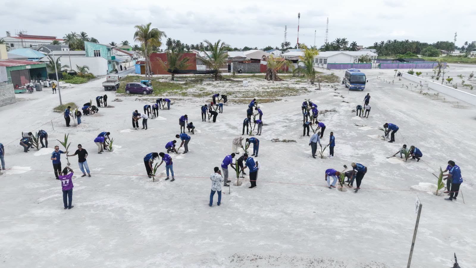 ތާރީޚީ މެޗަށްފަހު ނިއު، ދިއްދޫ އިން ފުރީ ރުއް އިންދުމުގެ ބޮޑު ހަރަކާތެއްގައި ބައިވެރިވެފައި