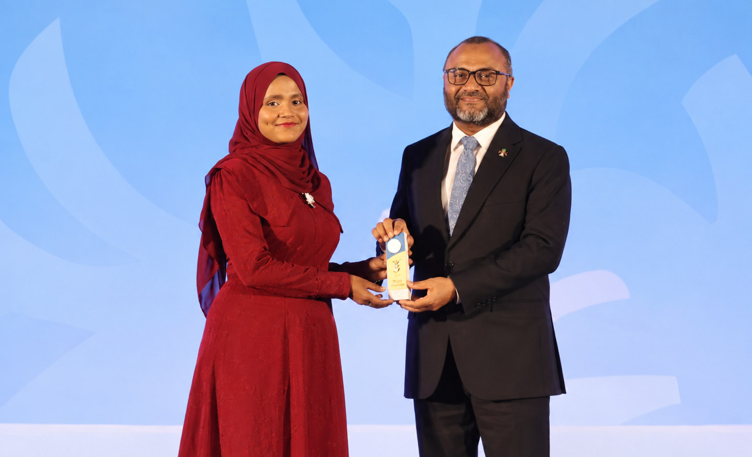 ކުޑަކުދިންގެ ''ބިޒީ ބުކް'' އިން މައުރަޒު ފަތަހަކޮށް، ވަށަފަރު އިމްތިނާންގެ ''ފިޔަވަޅު ޕްރިންޓްސް'' އަށް ބޮޑު ކާމިޔާބީއެއް!