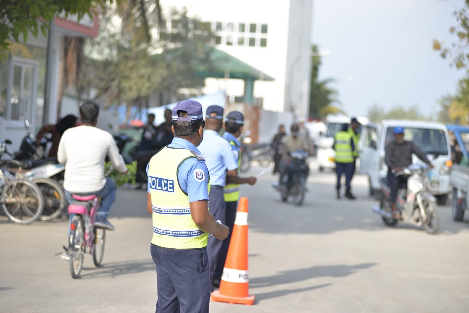 ކުޅުދުއްފުށީގައި ނުރައްކާތެރި އެކްސިޑެންޓެއް: އަންހެނެއްގެ ފައި ބިނދި އިތުރު ބަޔަކަށް އަނިޔާވެއްޖެ