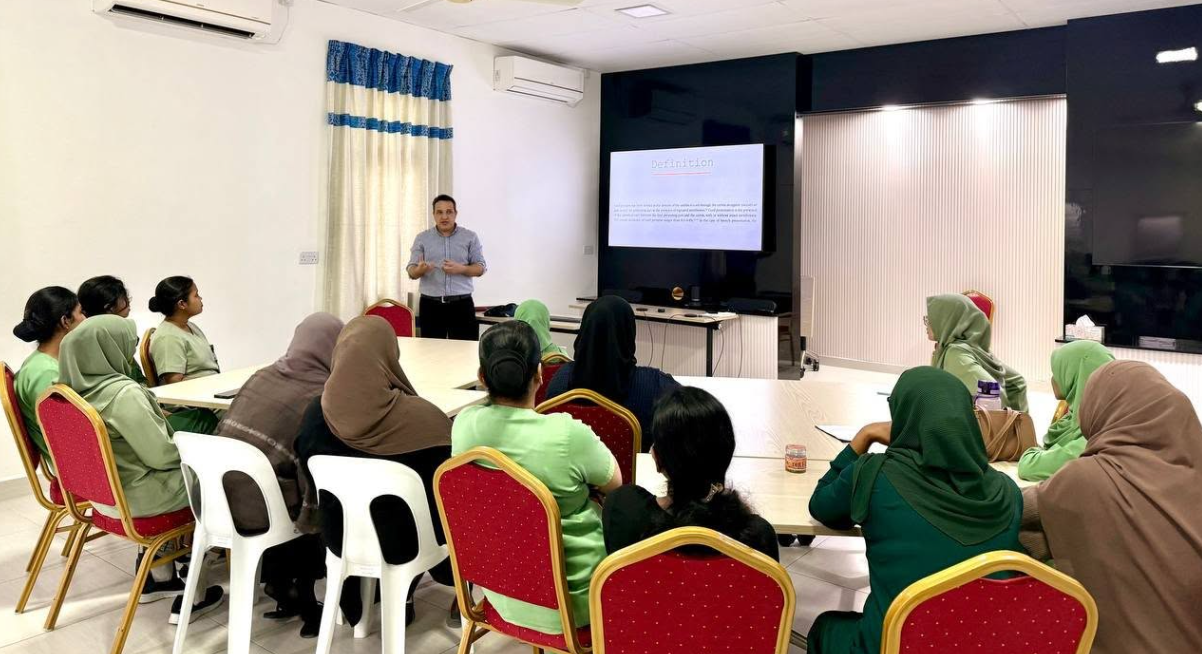 ށ.އަތޮޅު ހޮސްޕިޓަލުގެ ފަރުވާގެ ފެންވަރު މަތިކުރަން ކްލިނިކަލް މުހިންމު ސެޝަންތަކެއް