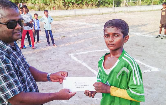 ފުރުސަތު ނުލިބުމުންވެސް ދޫނުދިން އައިހަމް: މިއަދު އެއީ ރާއްޖޭގެ އެންމެ މޮޅު ފުޓްބޯޅަ ކުޅުންތެރިޔާ!