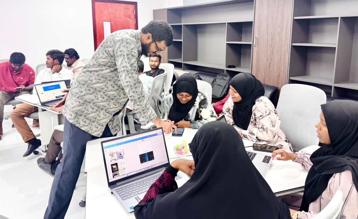 ކުރިނބީގައި ކެންވާ ކޯހެއް ފަށައިފި