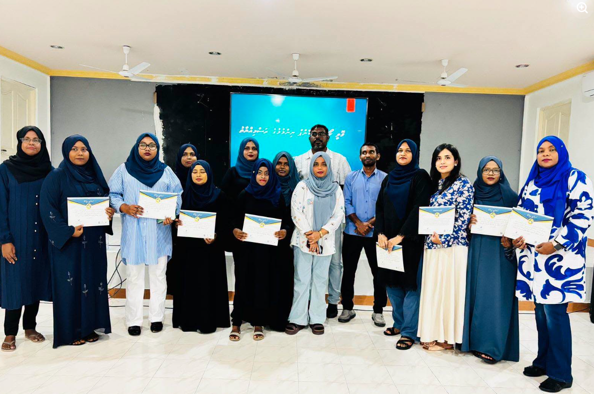ތަކަންދޫ އަންހެނުންނަށް ޚާއްޞަކޮށްގެން ބޭއްވި ވޮލީ ކޯޗިން ކޭމްޕް ނިންމާލައިފި